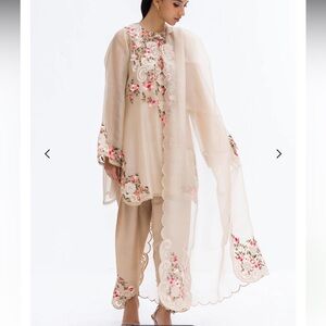 New custom made sania maskatiya dress complete 3 piece medium size.